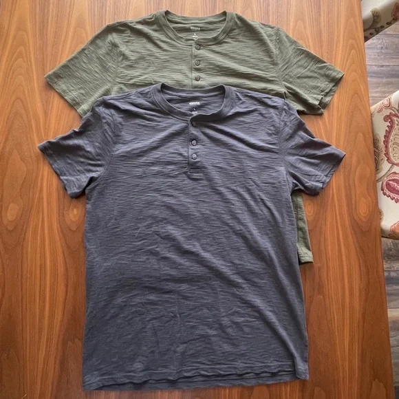 Like new. Set of 2 Sonoma Heathered Olive green & Grey 3 Button Henley- Men's L - Picture 2 of 11